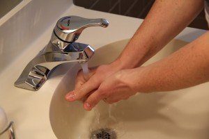 Mojándose las manos